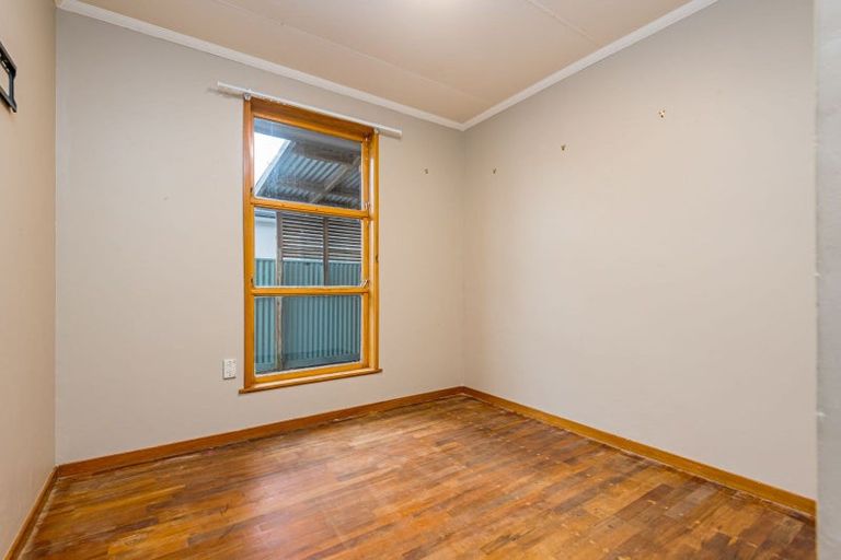 Photo of property in 14 Mokau Place, Terrace End, Palmerston North, 4410