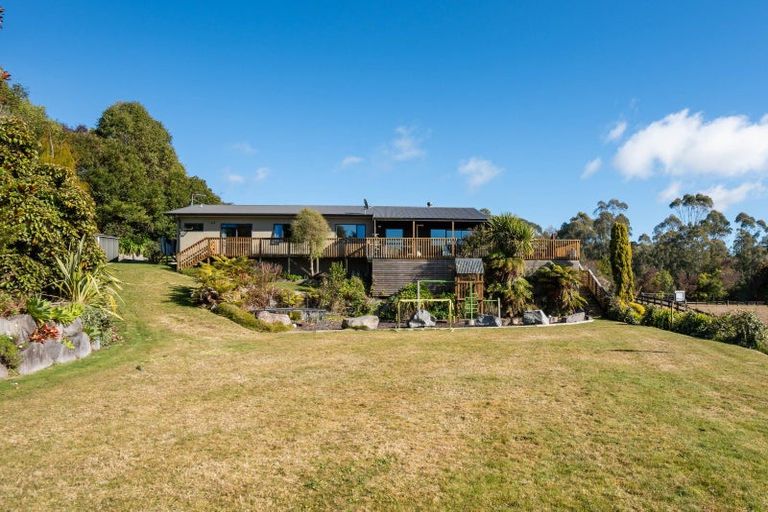Photo of property in 108 Acacia Heights Drive, Acacia Bay, Taupo, 3385