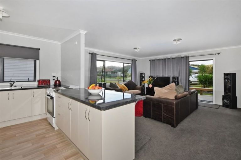 Photo of property in 51 Valley Road, Hikurangi, 0114