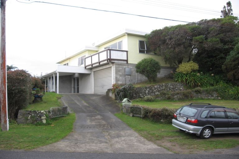 Photo of property in 13 Karaka Grove, Raumati Beach, Paraparaumu, 5032