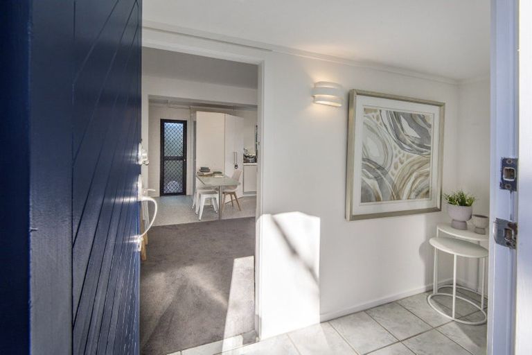 Photo of property in 2/27 Northboro Road, Hauraki, Auckland, 0622