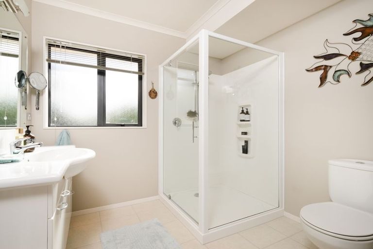 Photo of property in 27 Leafield Crescent, Henderson, Auckland, 0612