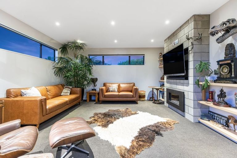 Photo of property in 11 Sumner Terrace, Aotea, Porirua, 5024