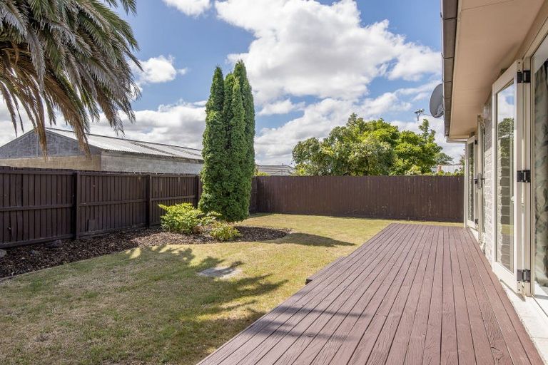 Photo of property in 51 Appleby Crescent, Burnside, Christchurch, 8053