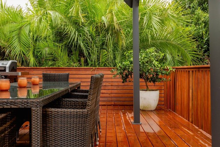 Photo of property in 8b Resolution Road, Welcome Bay, Tauranga, 3112