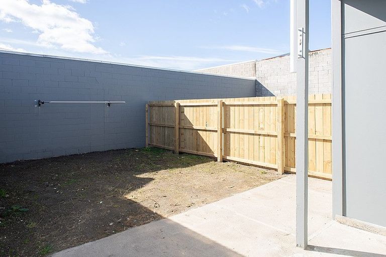 Photo of property in 33 Reid Road, South Dunedin, Dunedin, 9012