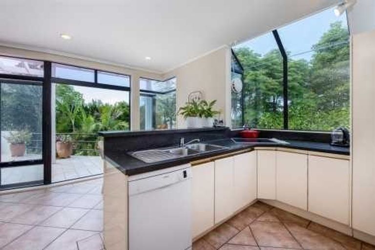 Photo of property in 1/103 Aberdeen Road, Castor Bay, Auckland, 0620