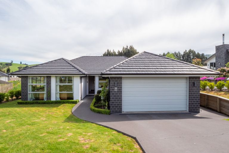 Photo of property in 75 Grandvista Drive, Green Island, Dunedin, 9018