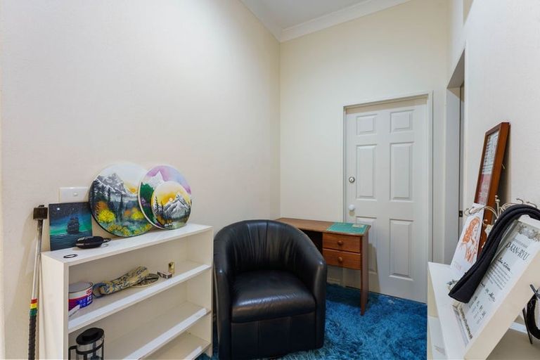 Photo of property in 105 Winara Avenue, Waikanae, 5036