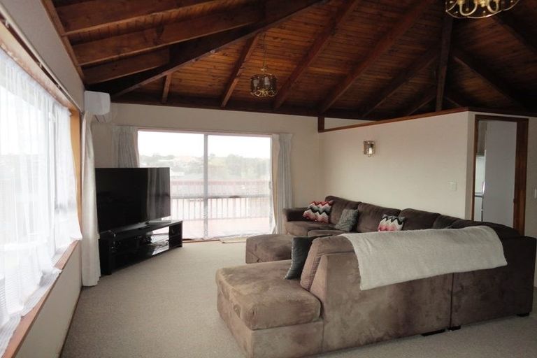 Photo of property in 34b Mark Edward Drive, Half Moon Bay, Auckland, 2012