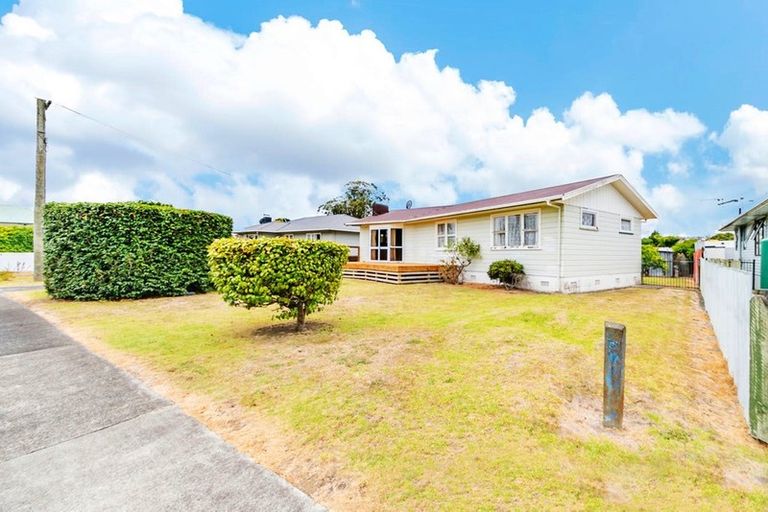 Photo of property in 3 Mountbatten Place, Papakura, 2110