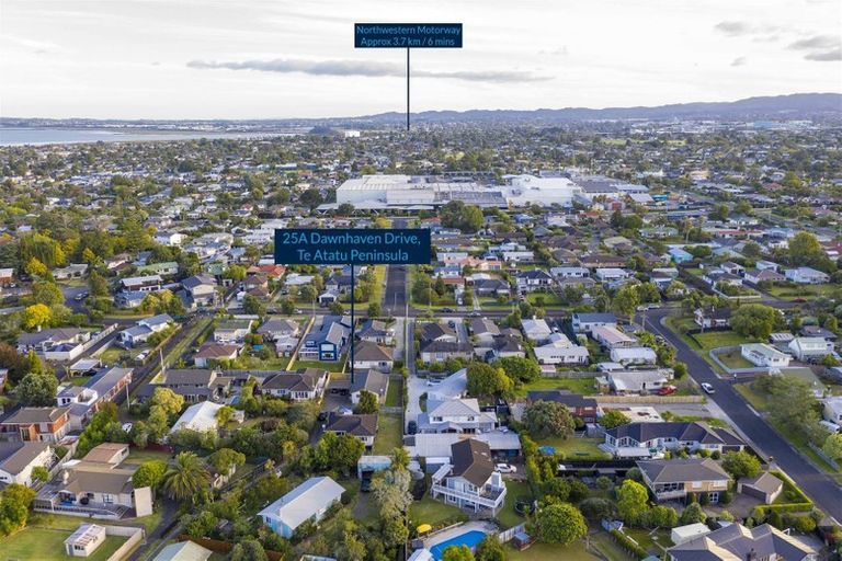Photo of property in 25a Dawnhaven Drive, Te Atatu Peninsula, Auckland, 0610