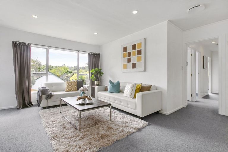 Photo of property in 2/14 Celina Place, Browns Bay, Auckland, 0630