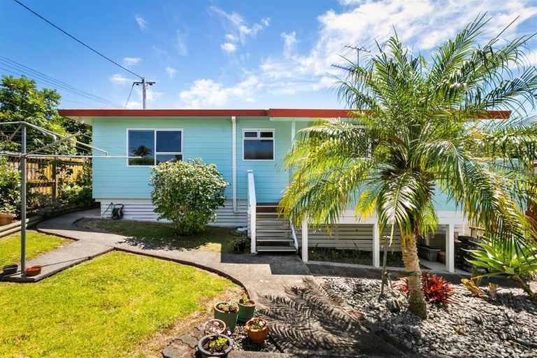Photo of property in 1/208 Royal Road, Massey, Auckland, 0614