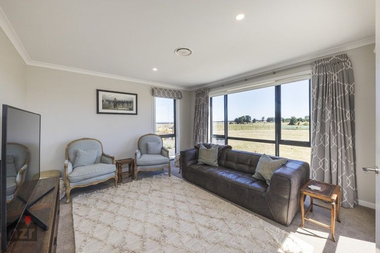 Photo of property in 601 Cemetery Road, Sanson, Palmerston North, 4479
