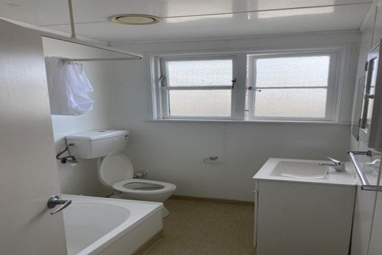 Photo of property in 4a Langford Street, Naenae, Lower Hutt, 5011