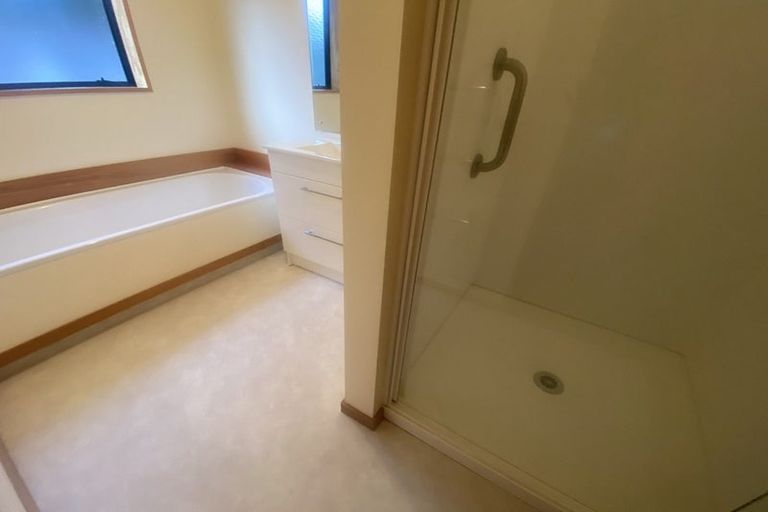 Photo of property in 28b Inglewood Place, Avonhead, Christchurch, 8042