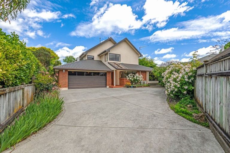 Photo of property in 11 Balcairn Place, Terrace End, Palmerston North, 4410