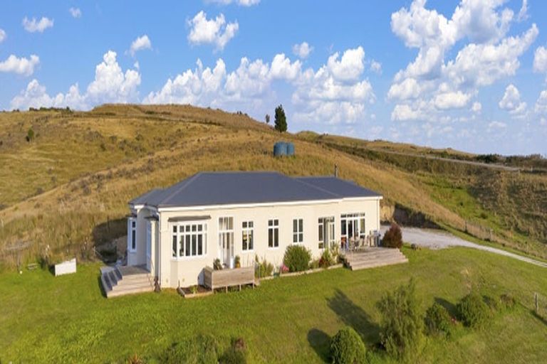 Photo of property in 67 Macraes Road, Waynes, Palmerston, 9483