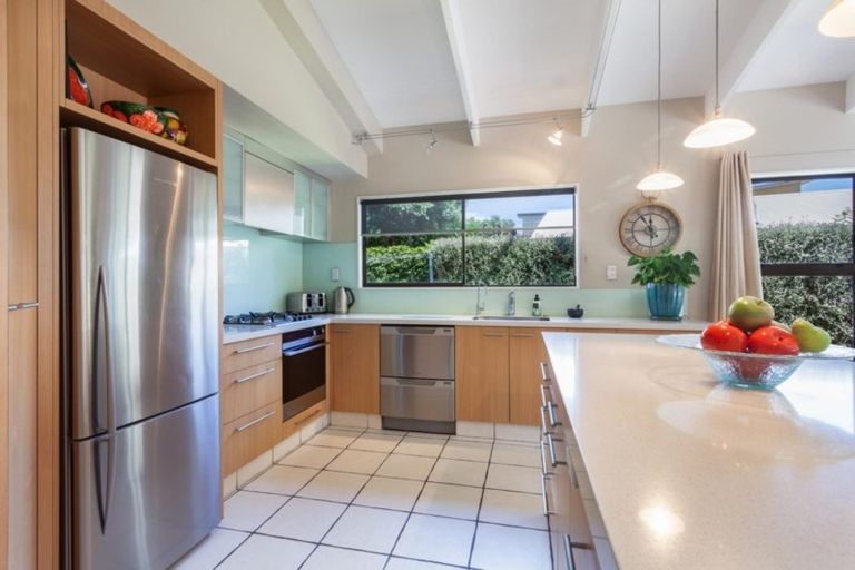 Photo of property in 1043b Papamoa Beach Road, Papamoa Beach, Papamoa, 3118