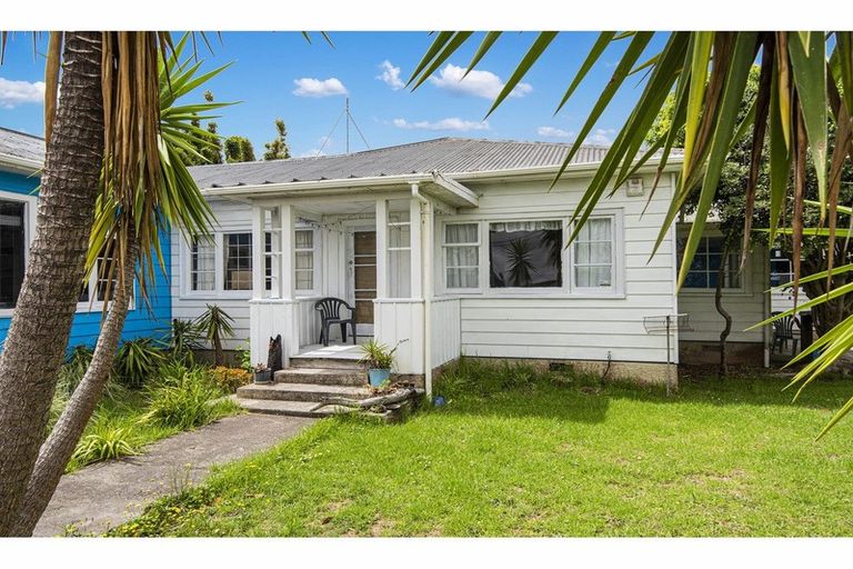 Photo of property in 2-4 Freyberg Road, Ruawai, 0530