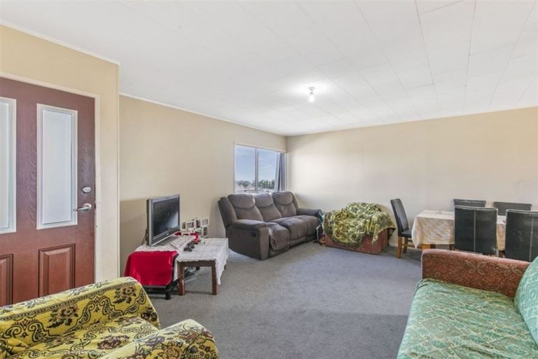 Photo of property in 1/11 Chamade Place, Clover Park, Auckland, 2019
