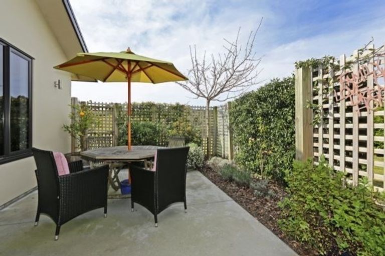 Photo of property in 6 Kempton Park Lane, Havelock North, 4130