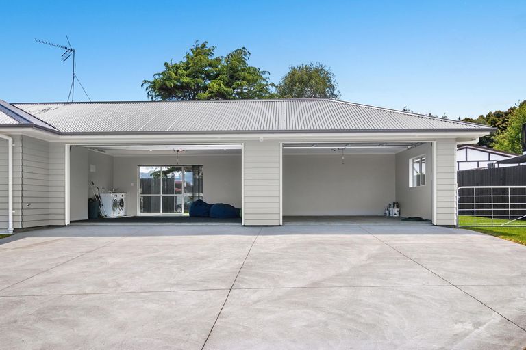 Photo of property in 7 Seafoam Place, Waihi Beach, 3611