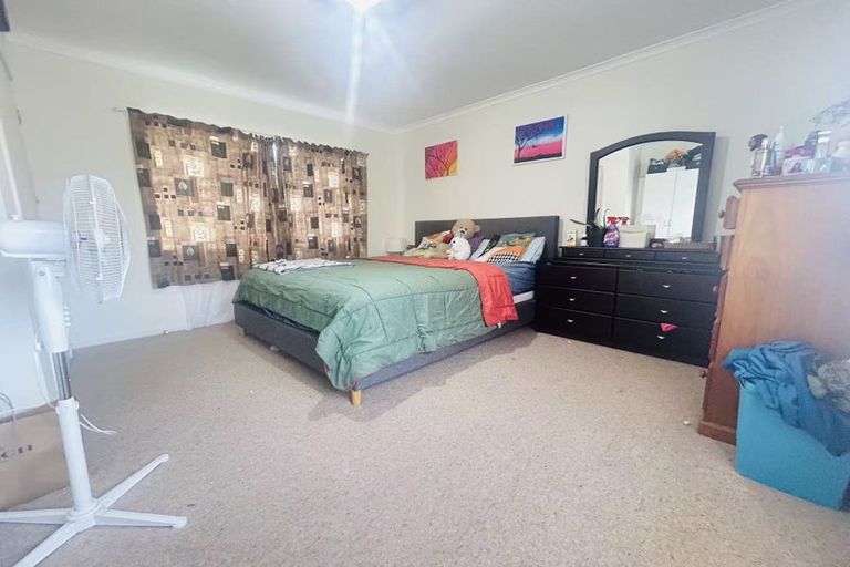 Photo of property in 5 Rimu Street, New Lynn, Auckland, 0600