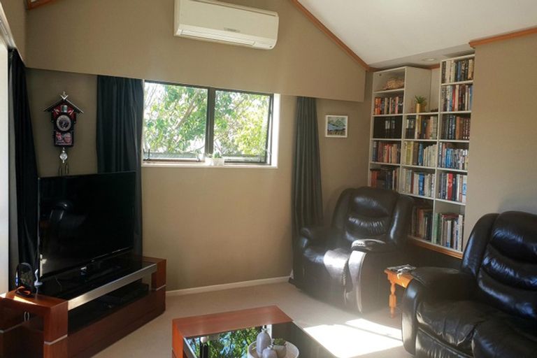 Photo of property in 49 Langdale Avenue, Paraparaumu, 5032