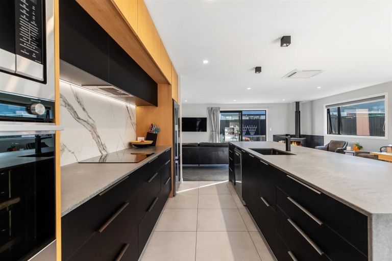 Photo of property in 6 Pennycook Place, Lake Hawea, Wanaka, 9382