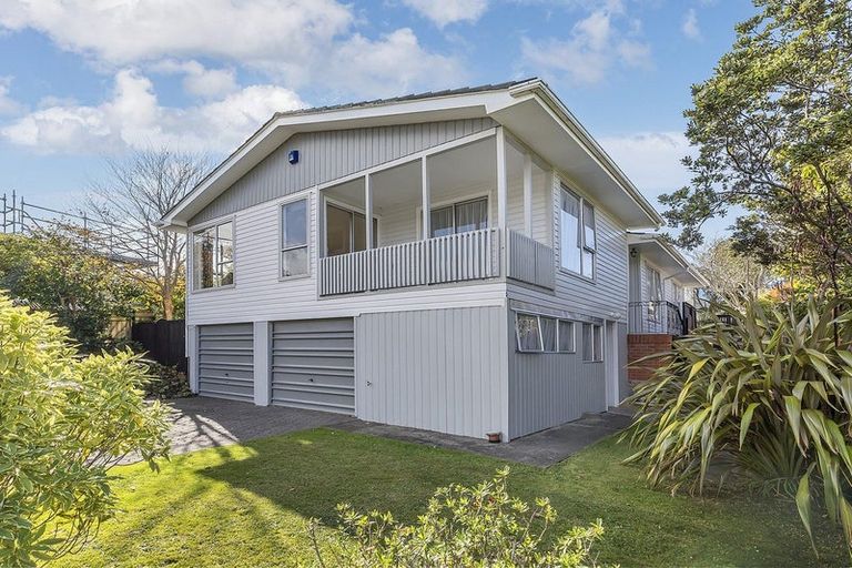 Photo of property in 3 Solander Place, Whitby, Porirua, 5024