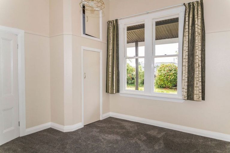 Photo of property in 40 Mcphee Street, Dannevirke, 4930