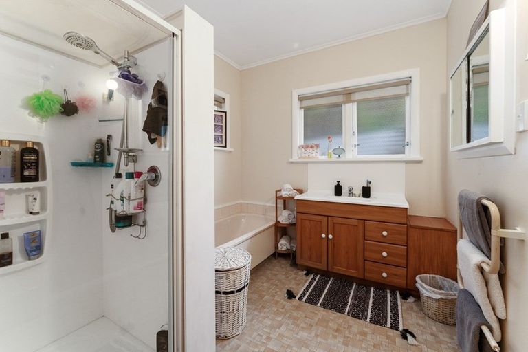 Photo of property in 16 Eatwell Avenue, Paraparaumu Beach, Paraparaumu, 5032