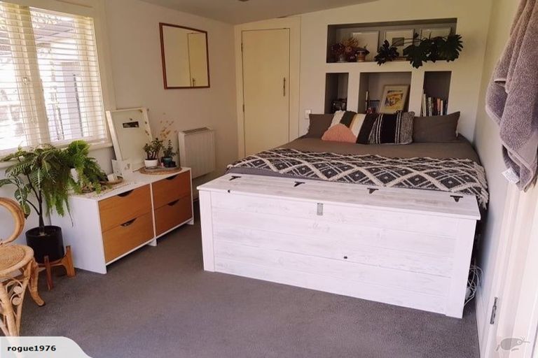 Photo of property in 28 Malvern Road, Morningside, Auckland, 1022