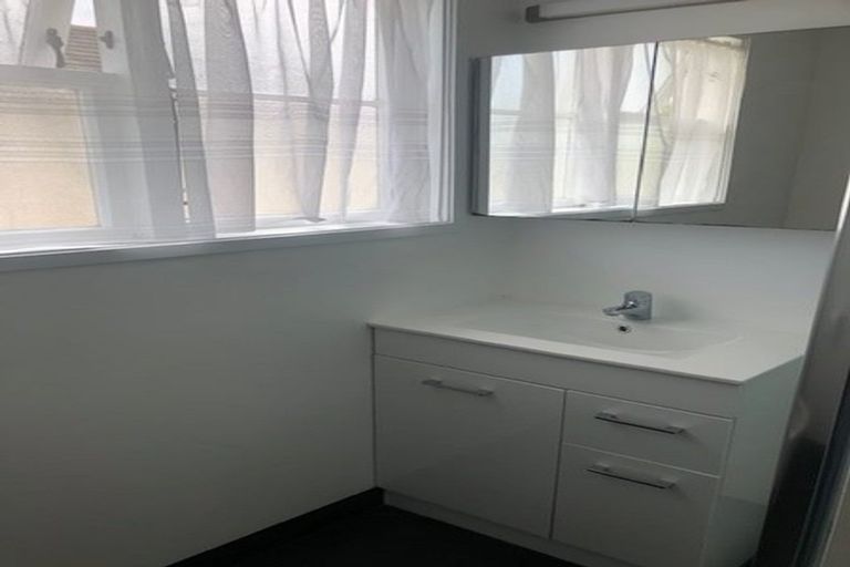 Photo of property in 7 Kotuku Street, Te Atatu Peninsula, Auckland, 0610