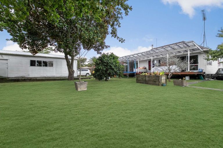Photo of property in 3 Albertson Place, Manurewa, Auckland, 2102