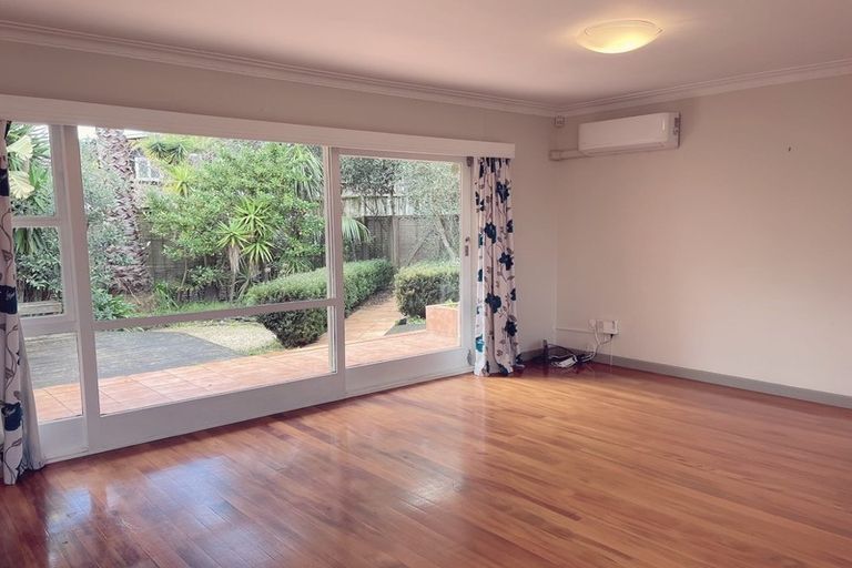 Photo of property in 2/5 Hart Road, Hauraki, Auckland, 0622