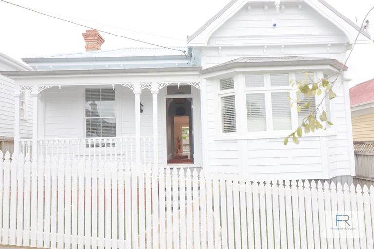 Photo of property in 10 Buchanan Street, Kingsland, Auckland, 1021