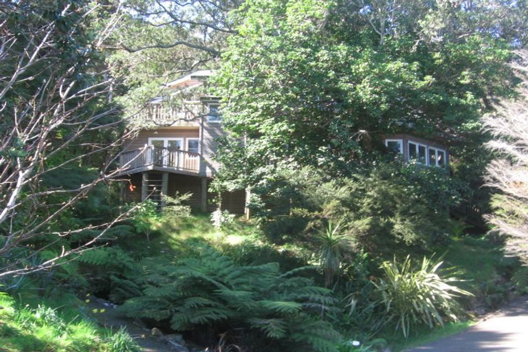 Photo of property in 5a Pohutukawa Grove, Whitianga, 3510