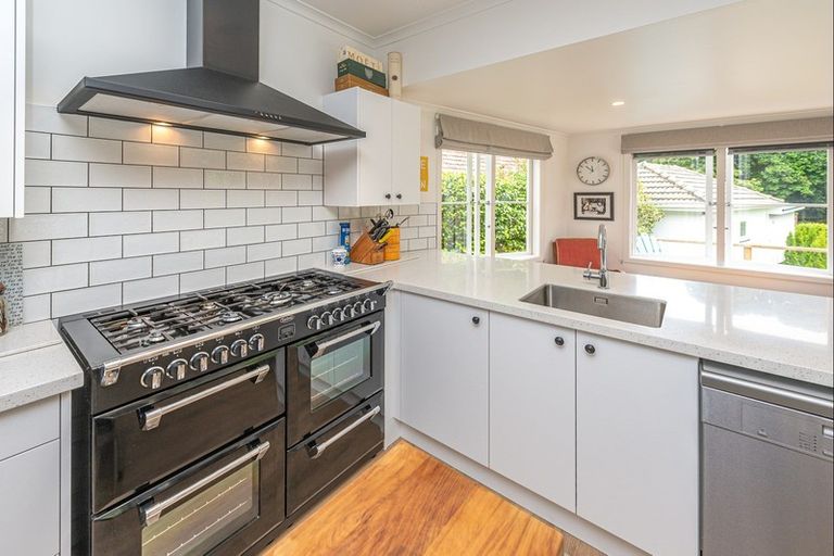 Photo of property in 14 Oakland Avenue, Saint Johns Hill, Whanganui, 4500