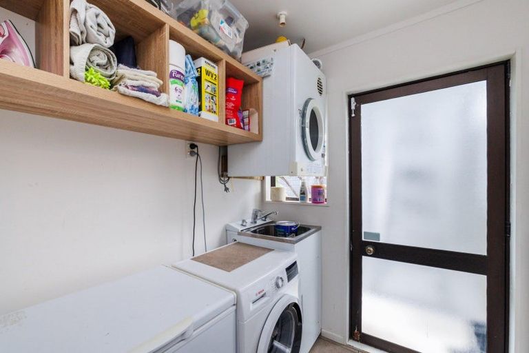 Photo of property in 27 Newton Place, Westbrook, Palmerston North, 4412