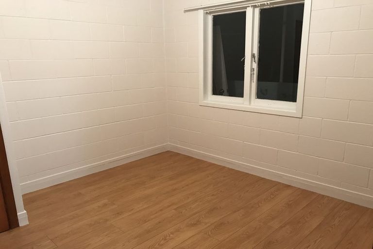 Photo of property in 10 Kereru Street, Henderson, Auckland, 0612