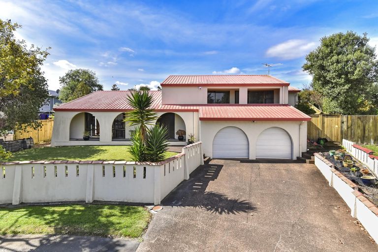 Photo of property in 17 Gleneagles Grove, Wattle Downs, Auckland, 2103