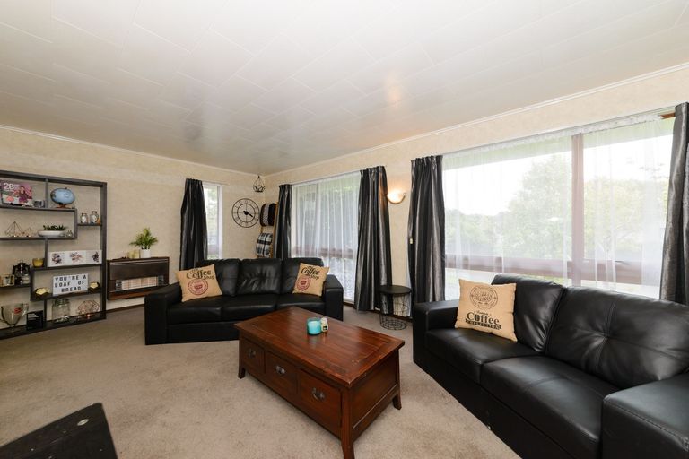 Photo of property in 51 Kimberley Grove, Westbrook, Palmerston North, 4412