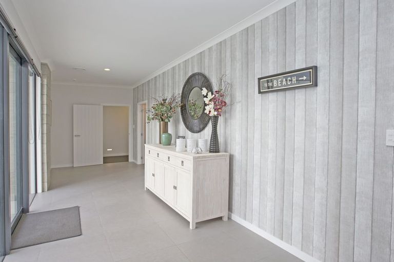 Photo of property in 58 Rodeo Drive, Kelvin Grove, Palmerston North, 4414