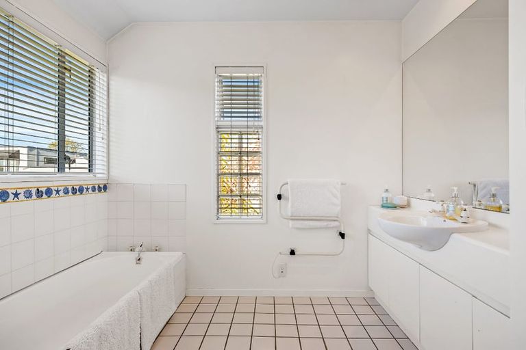 Photo of property in 10a Harrods Court, Ilam, Christchurch, 8053