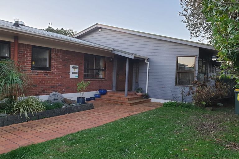 Photo of property in 12 Buckingham Crescent, Manukau, Auckland, 2025