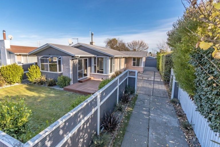 Photo of property in 54 Oriana Crescent, Hornby, Christchurch, 8042