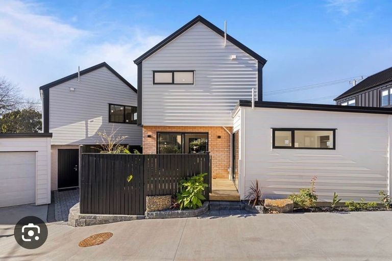 Photo of property in 40e Nikau Street, New Lynn, Auckland, 0600